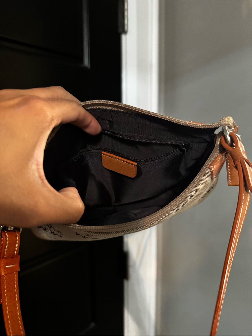 Shoulder bag - Picture 3 of 3